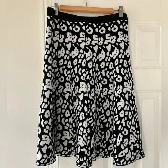 Philosophy Black & White Cat Print Full Skirt - Picture 7 of 7